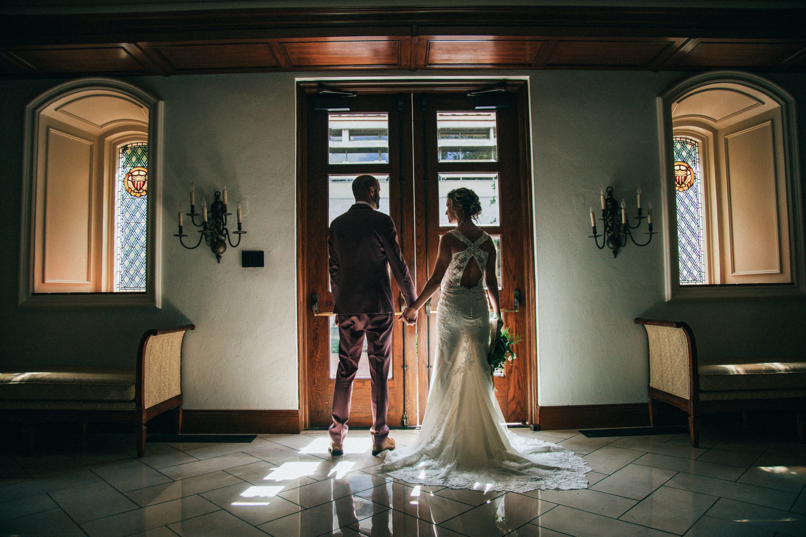 southern california wedding photographer bride and groom silhouetted