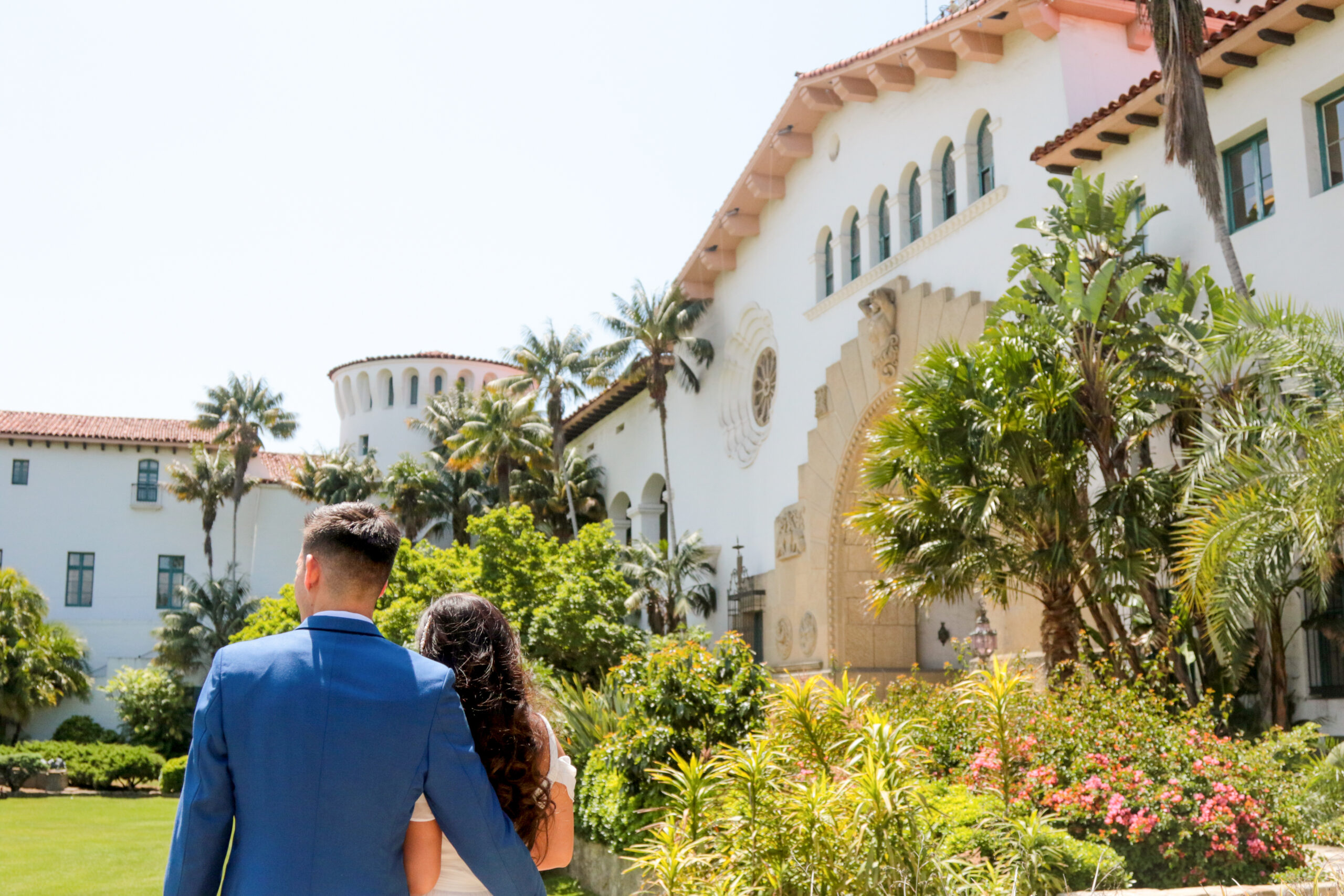 married in santa barbara, santa barbara elopement, bride and groom at santa barbara courthouse